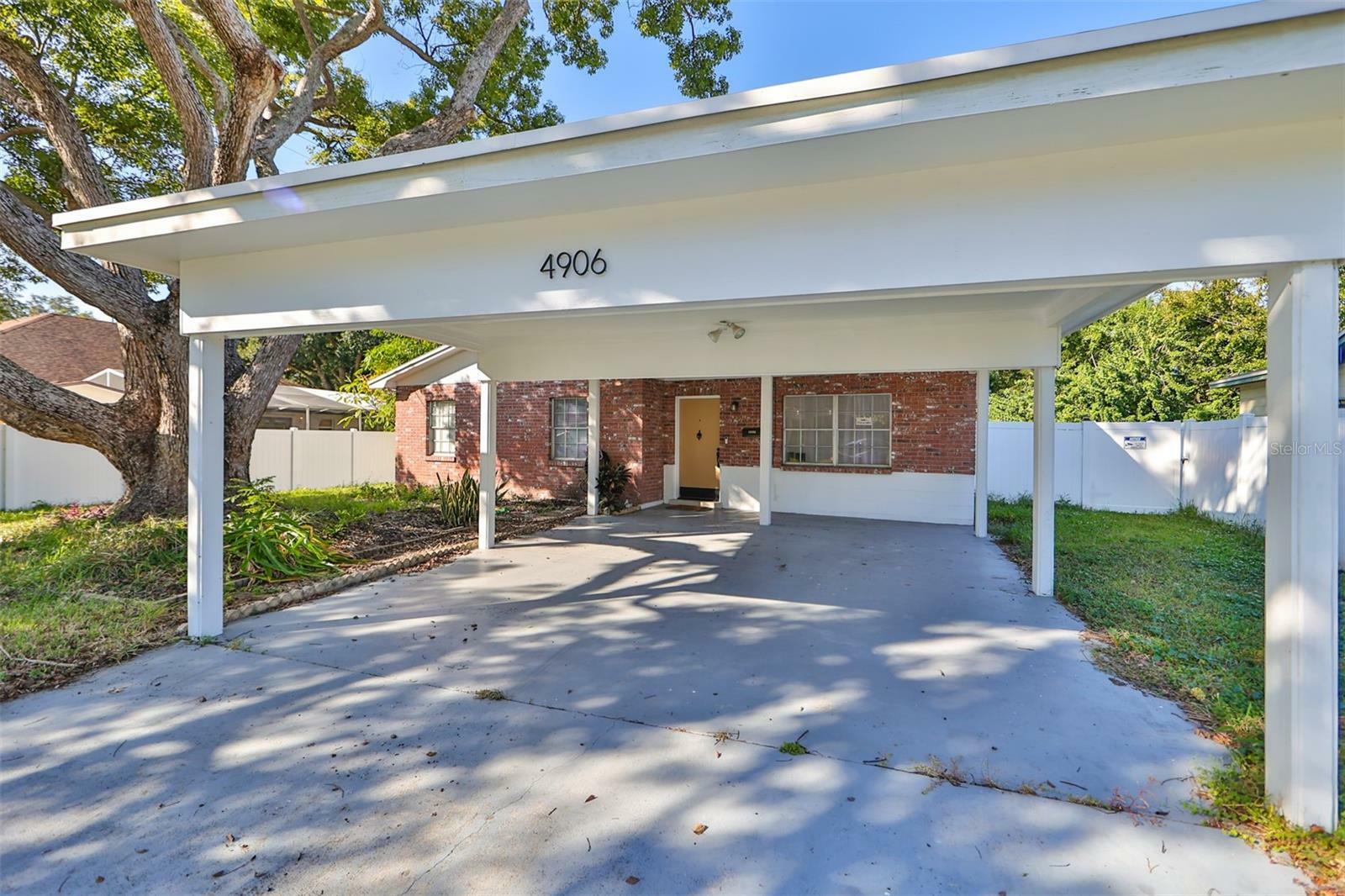 Property Photo:  4906 N Mendenhall Drive  FL 33603 