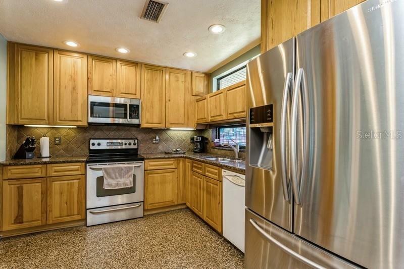 Property Photo:  4605 S Shamrock Road  FL 33611 