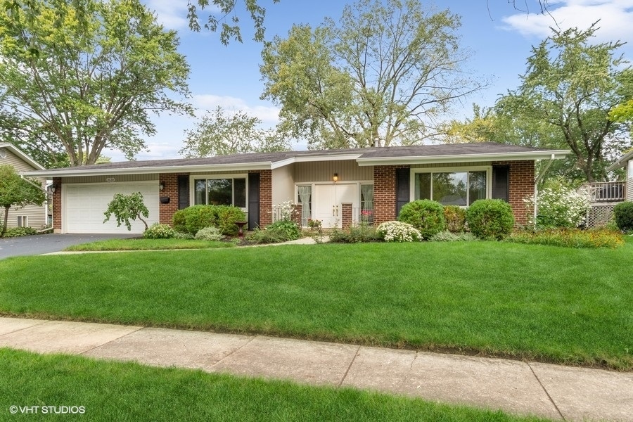 Property Photo:  2630 Diamond Court  IL 60517 