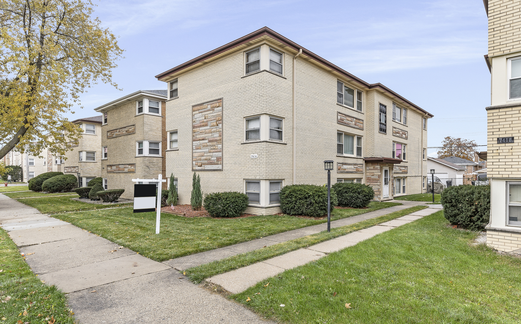 Property Photo:  7414 N Harlem Avenue 1  IL 60631 