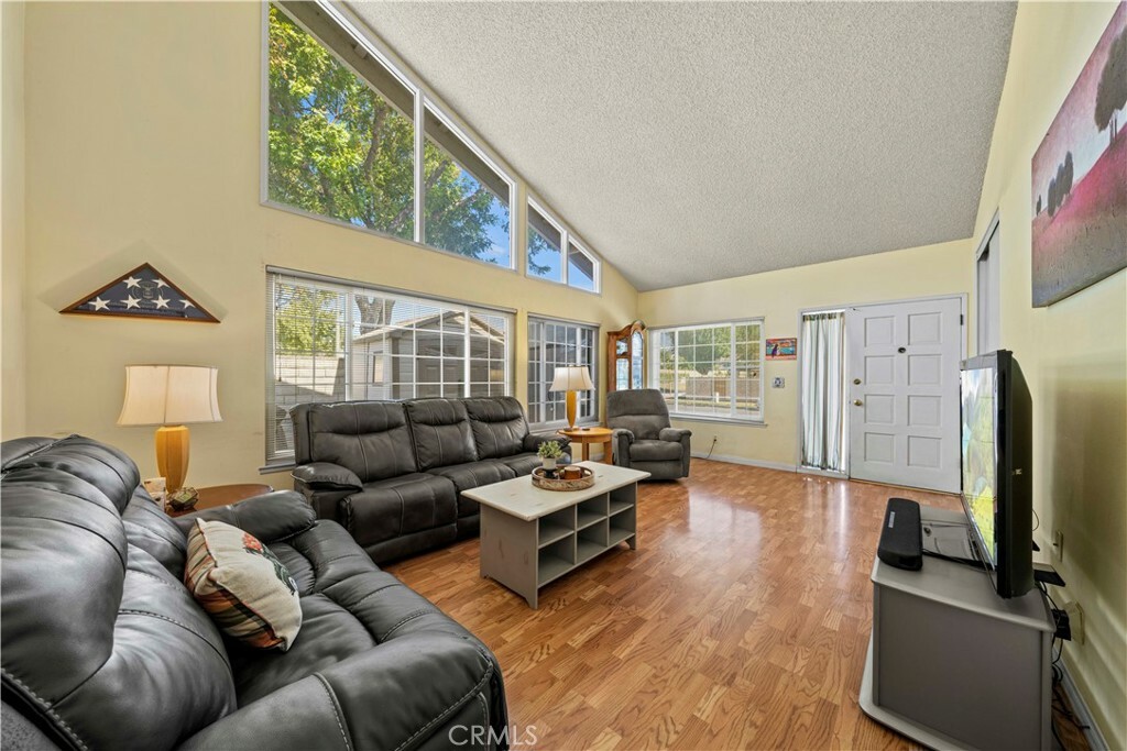 Property Photo:  2141 Hietter Avenue  CA 93063 