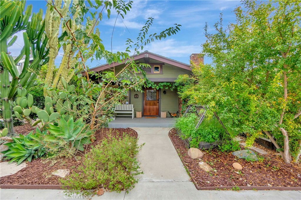 Property Photo: 246 Molino Avenue CA 90803