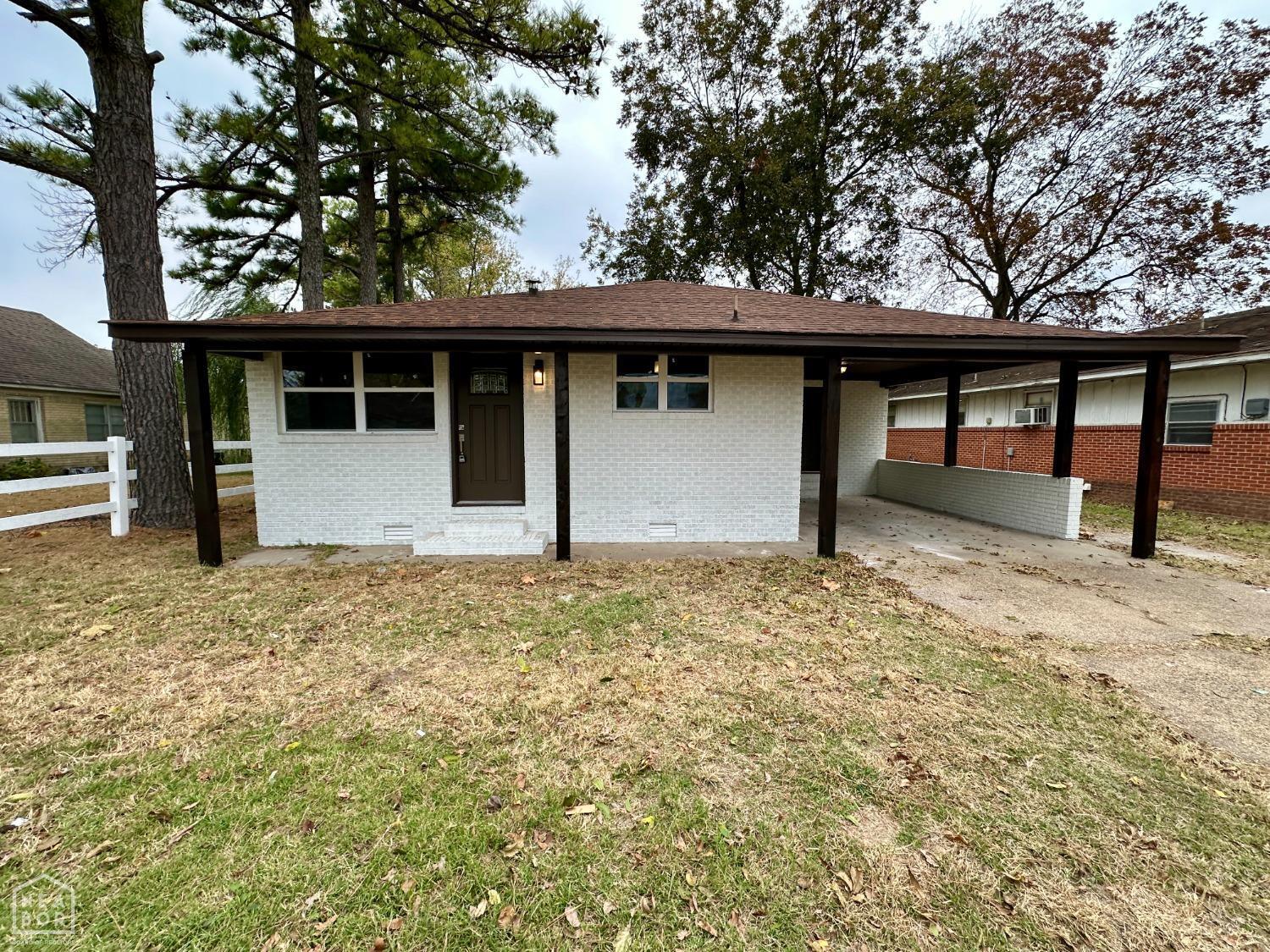 Property Photo: 140 E 2nd Street AR 72442