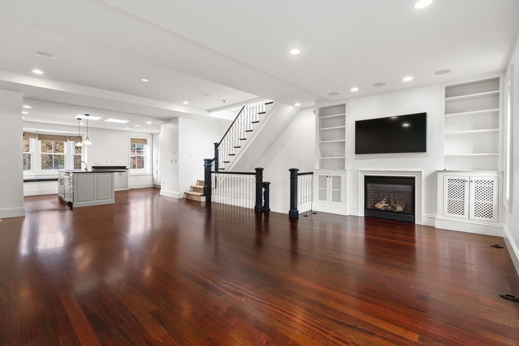 Property Photo:  29 Greenwich Park 2  MA 02116 