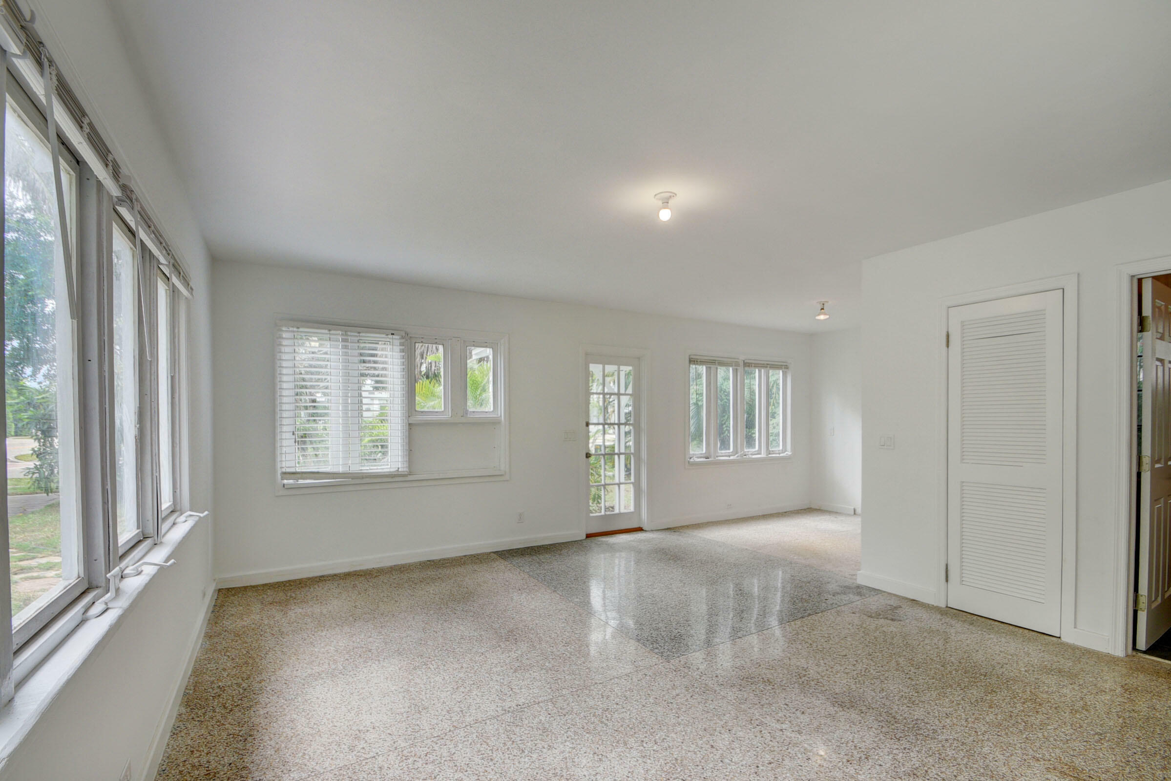 Property Photo:  203 Lakeland Drive  FL 33405 