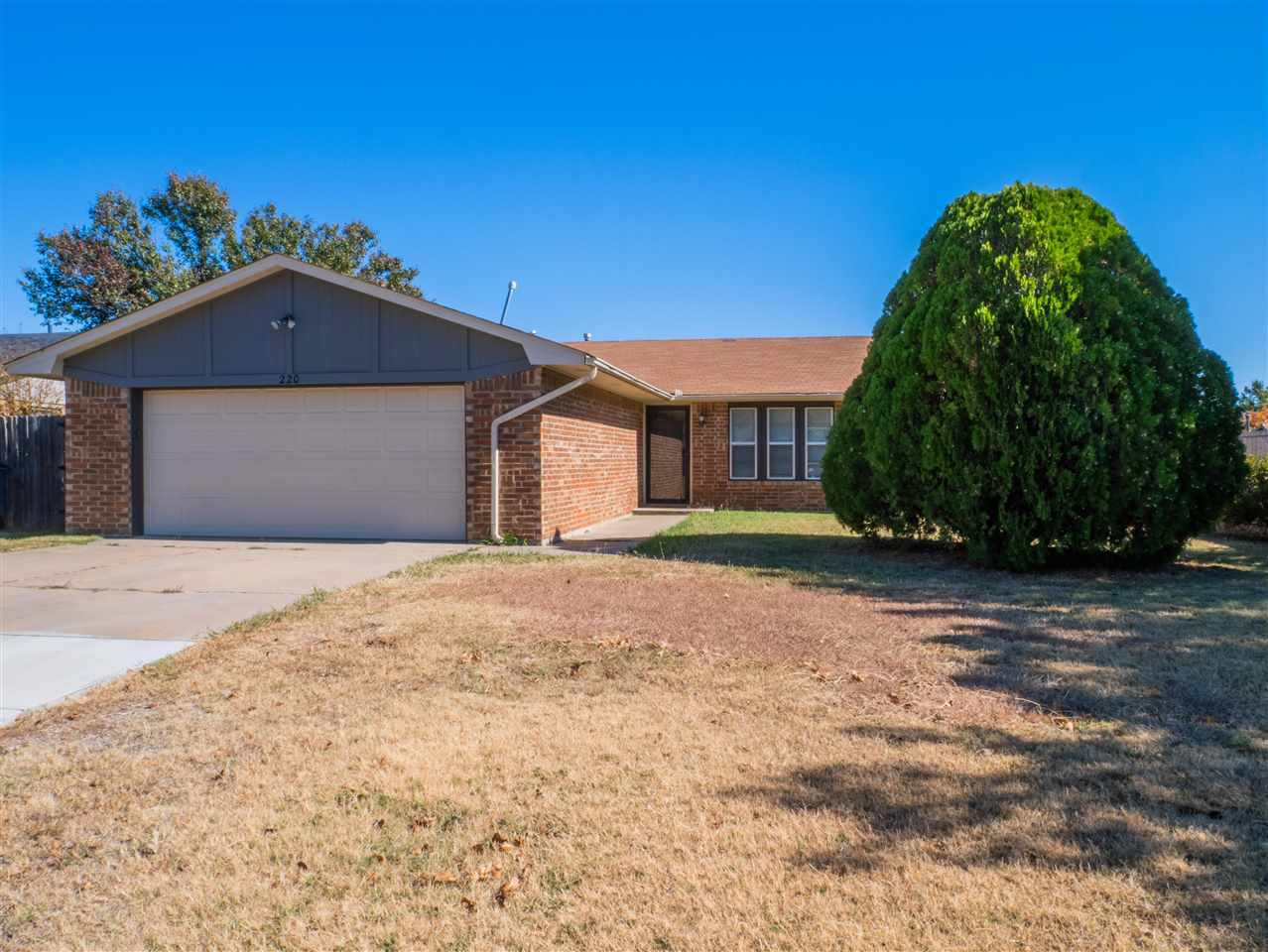 Property Photo:  220 SW 76th St  OK 73505 