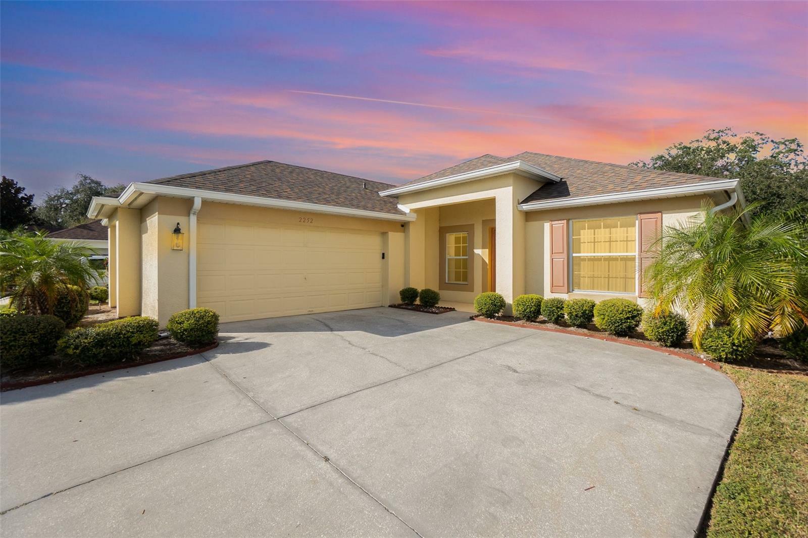 Property Photo:  2252 Meadow Oak Circle  FL 34746 