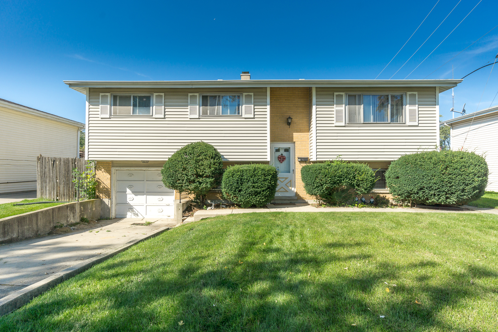 Property Photo:  78 S Evergreen Avenue  IL 60101 