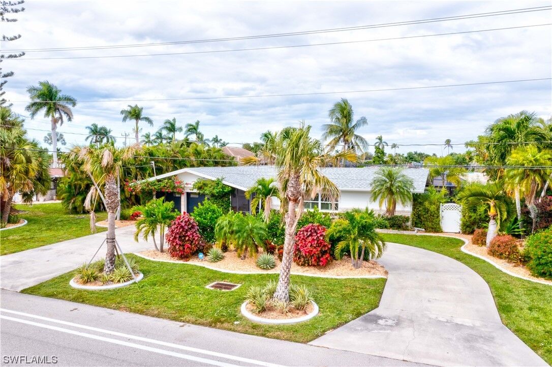 Property Photo:  315 El Dorado Parkway W  FL 33914 