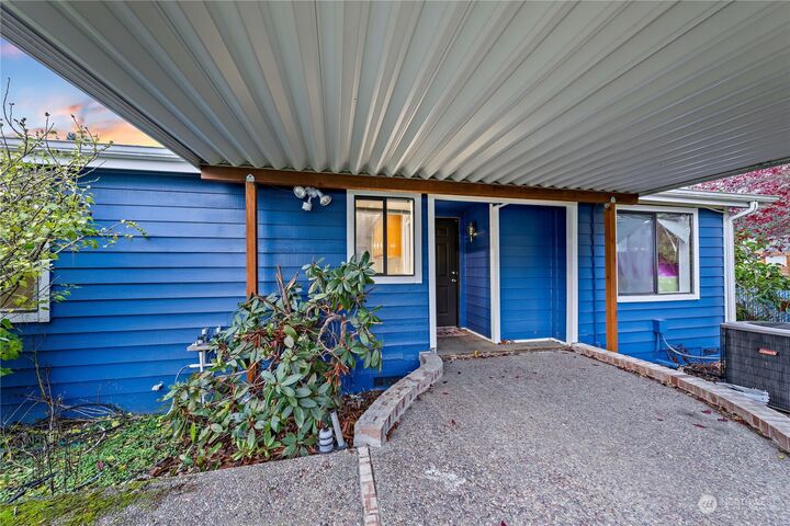 Property Photo: 19005 98th Avenue Ct E WA 98375