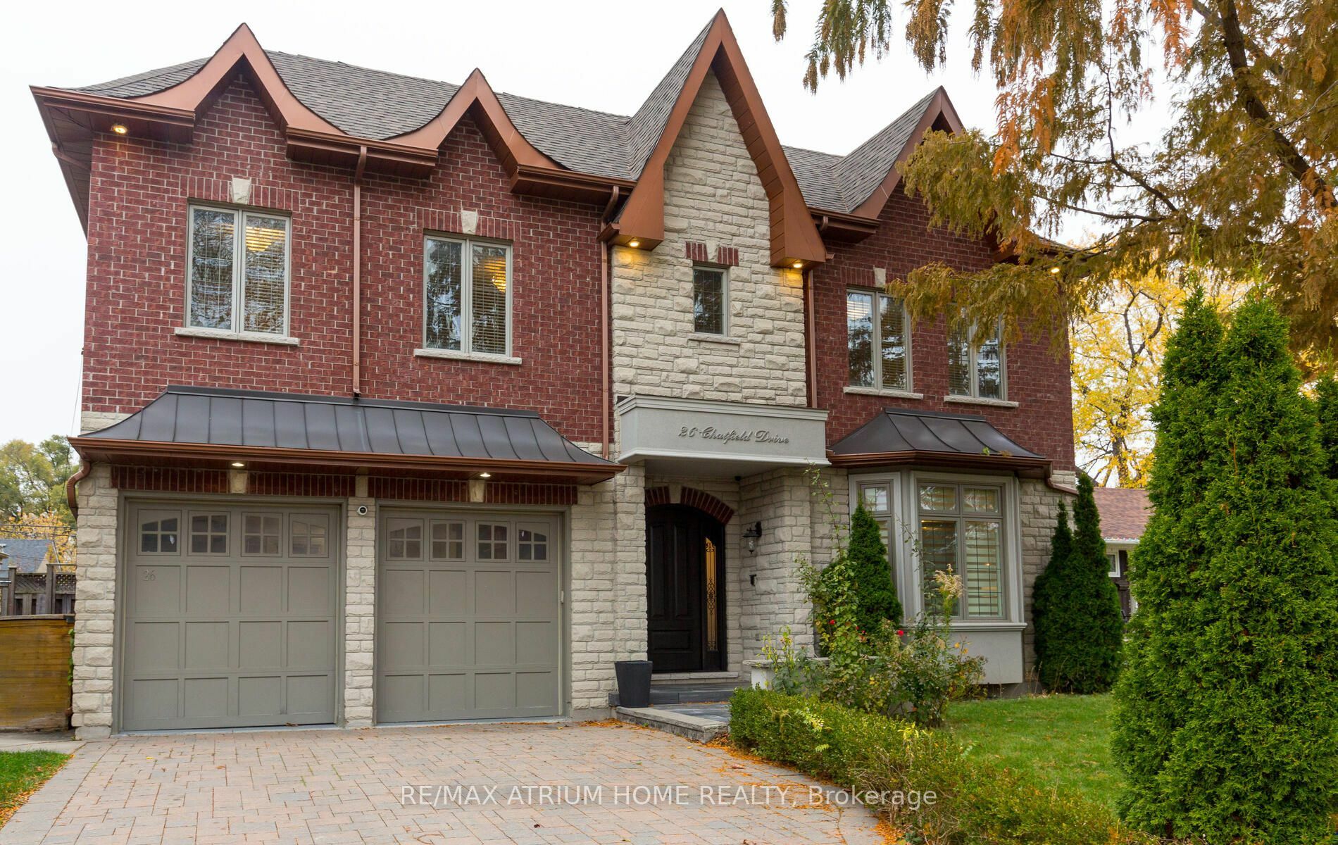 Property Photo: 26 Chatfield Dr ON M3B1K5