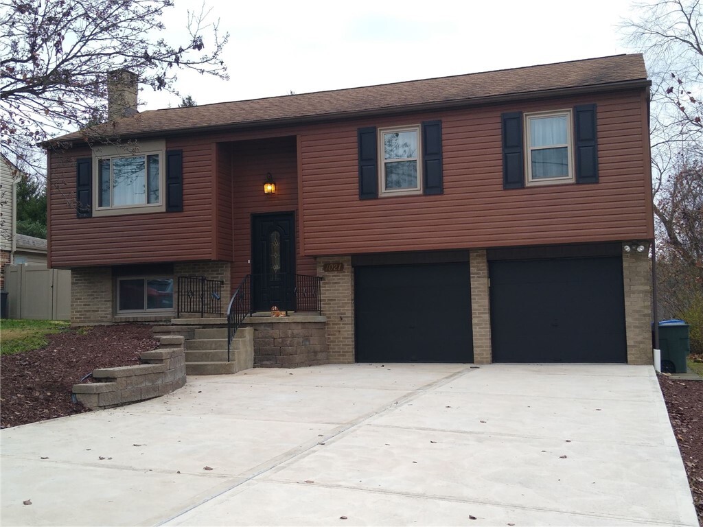 Property Photo: 1021 Deerfield Dr. PA 15037