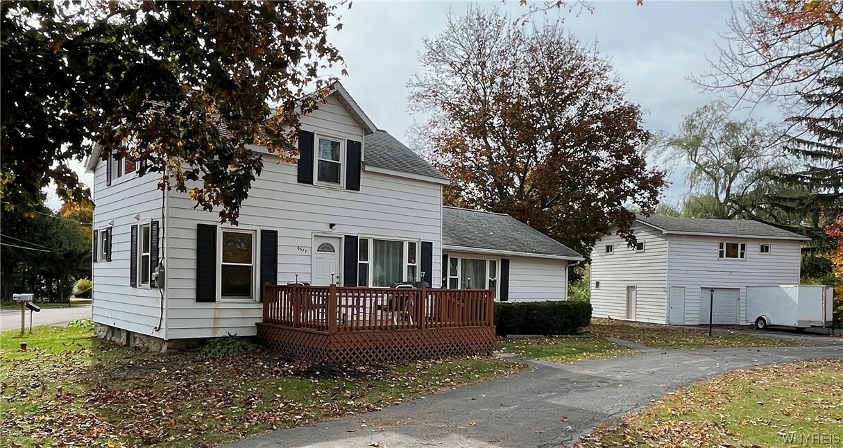 Property Photo: 6577 Lake Shore Road 2 NY 14047