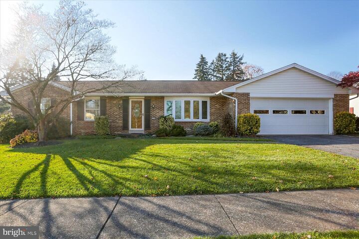 5234 Deerfield Avenue  Mechanicsburg PA 17050 photo