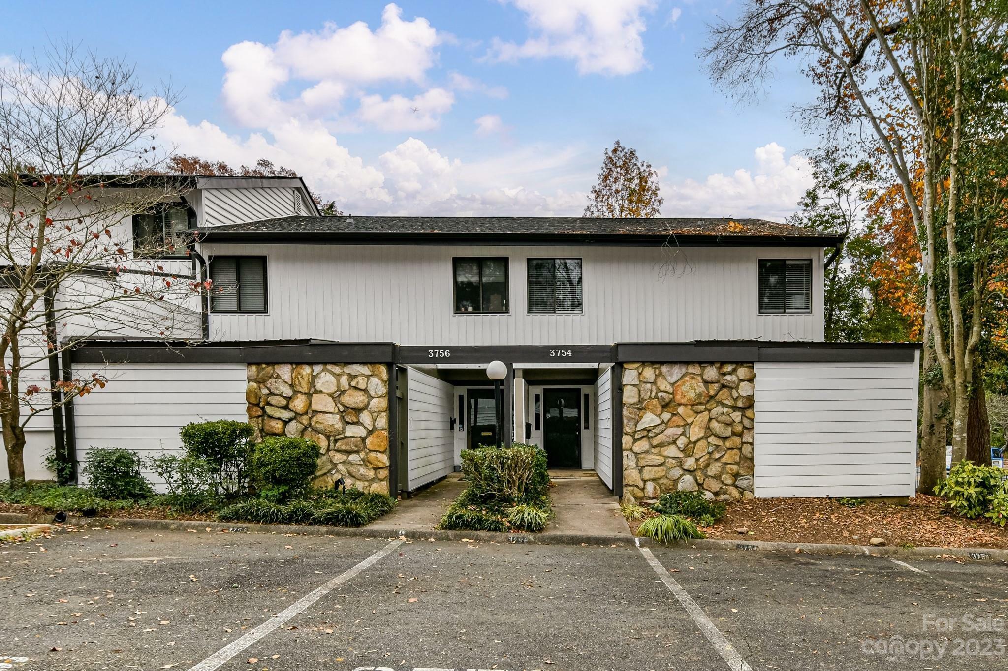 Property Photo: 3754 Winding Creek Lane NC 28226