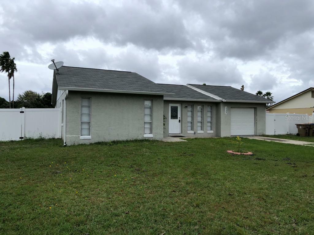 Property Photo: 127 Toluca Drive FL 34743