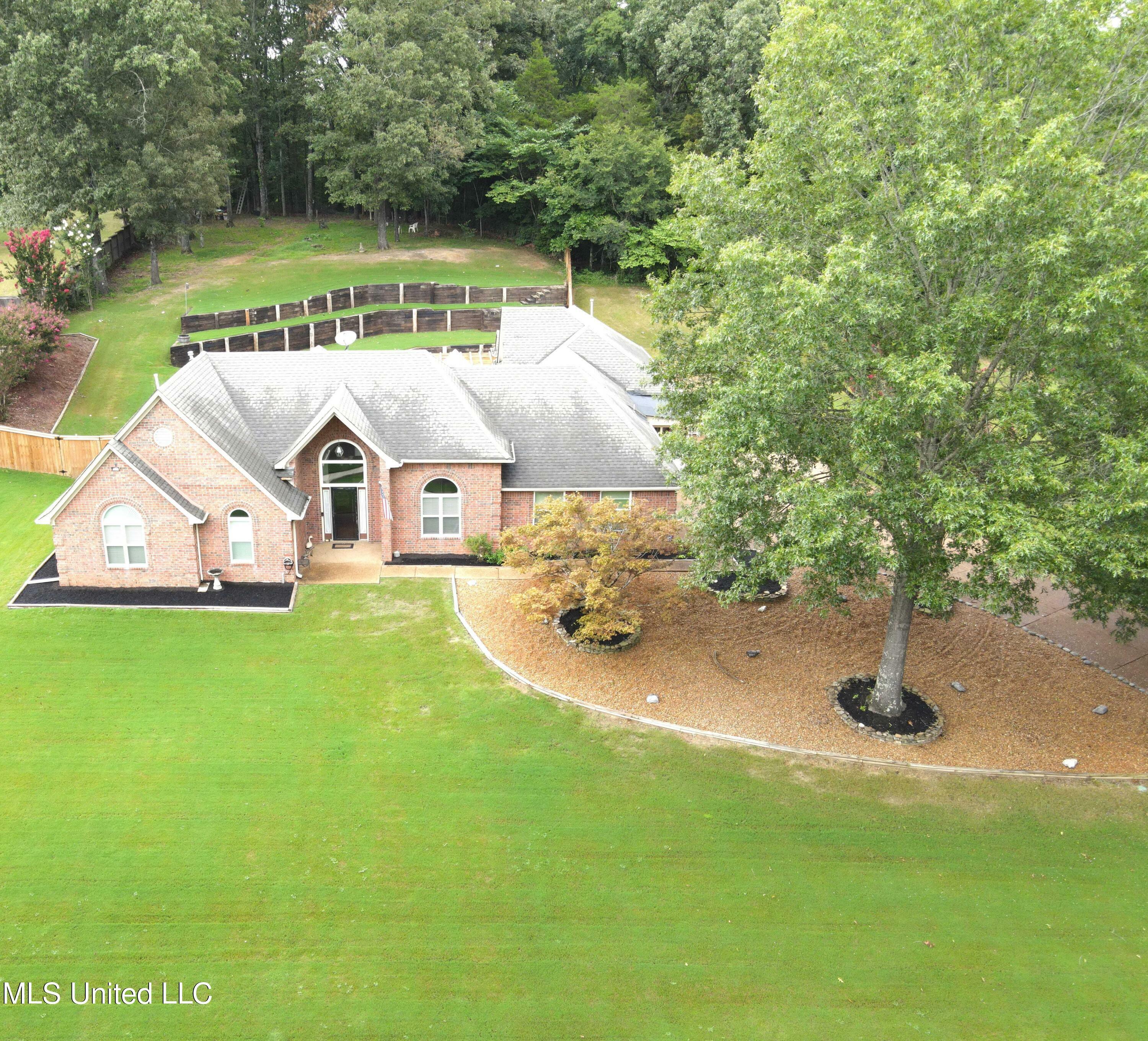 Property Photo: 6006 Spring Hill Drive MS 38654