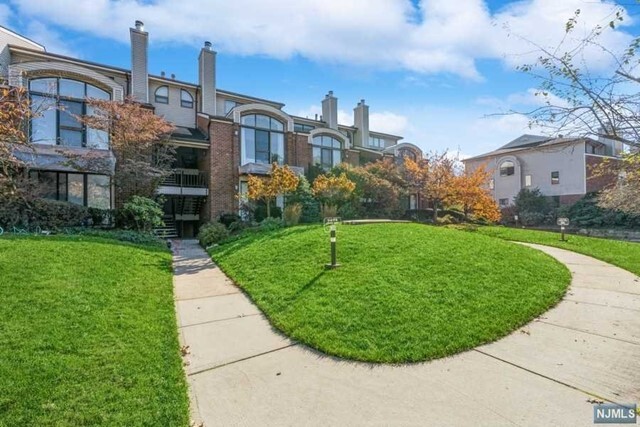 Property Photo:  10 Sinclair Court  NJ 07666 