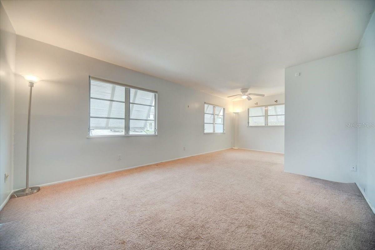 Property Photo:  121 Caribbean Street Apt B5  FL 32725 