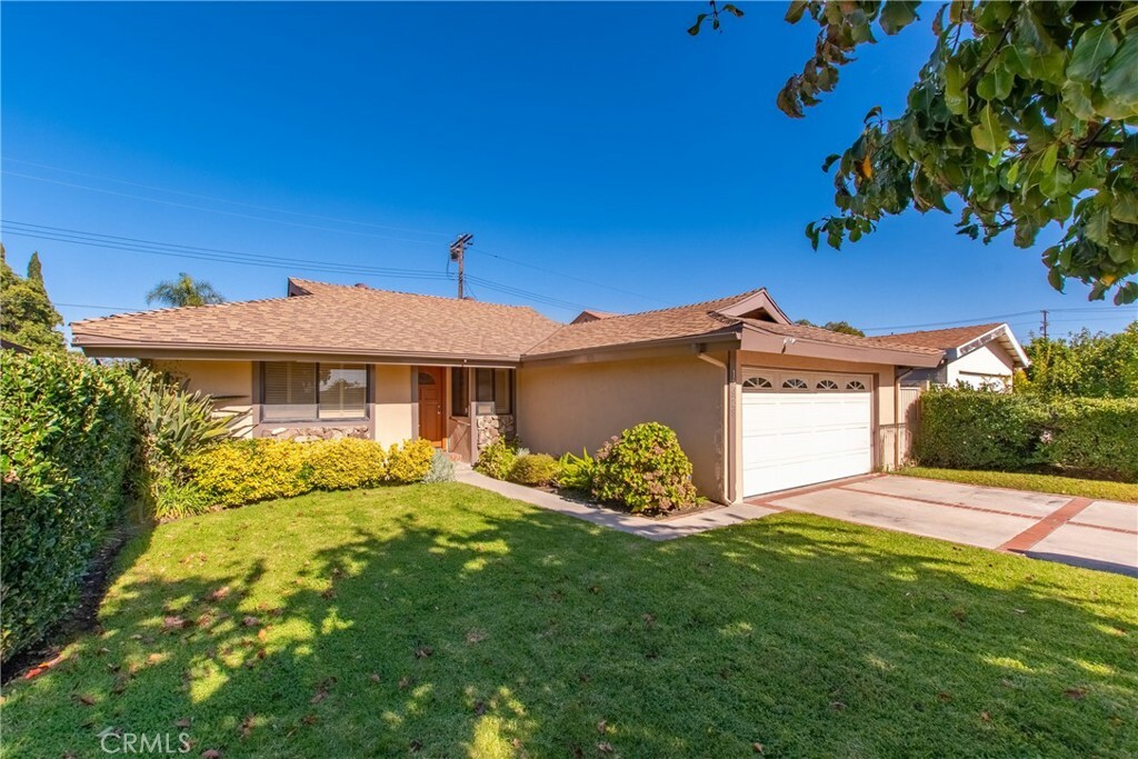 Property Photo:  12929 Lull Street  CA 91605 