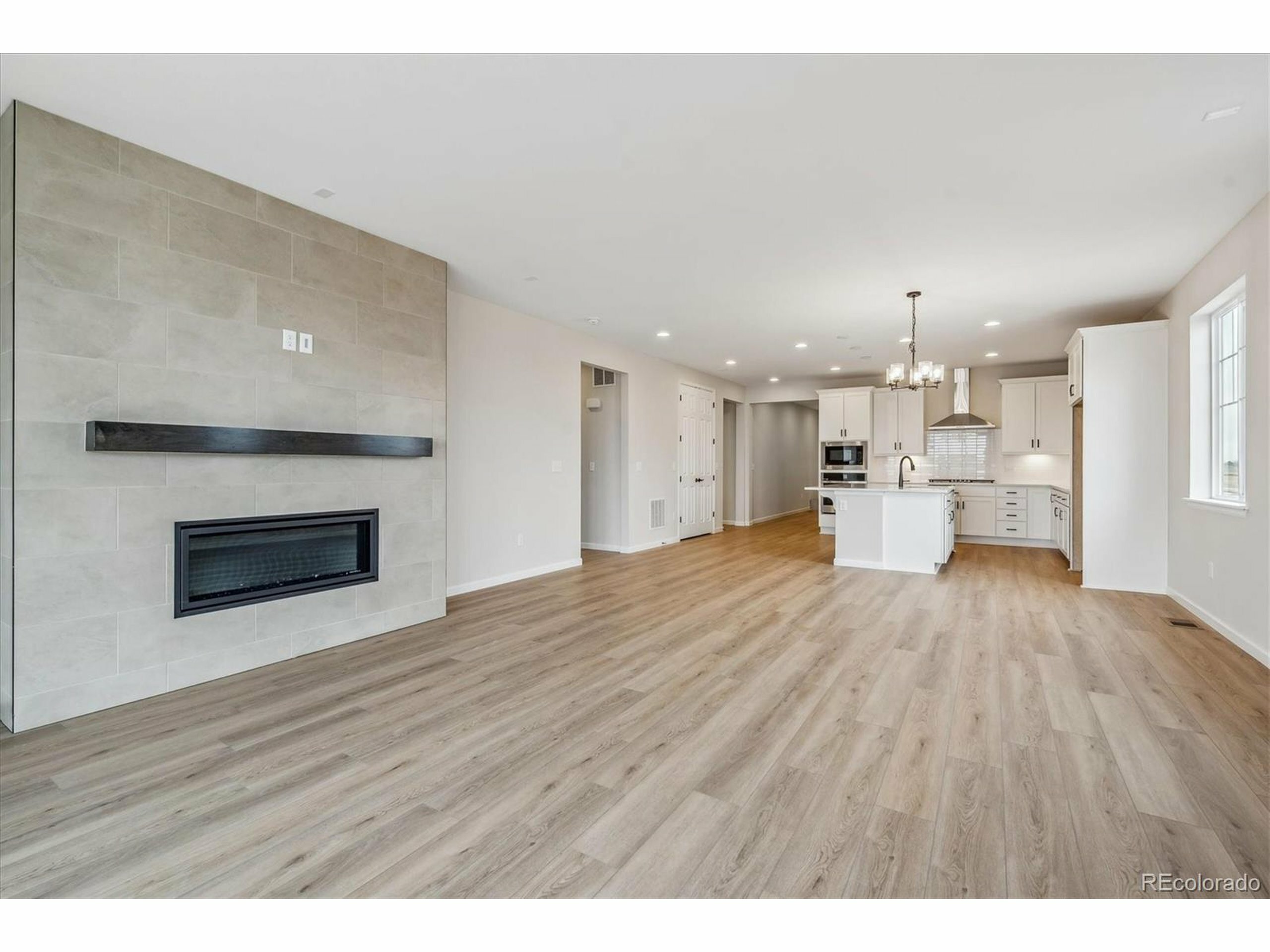 Property Photo: 938 Rustling St CO 80550