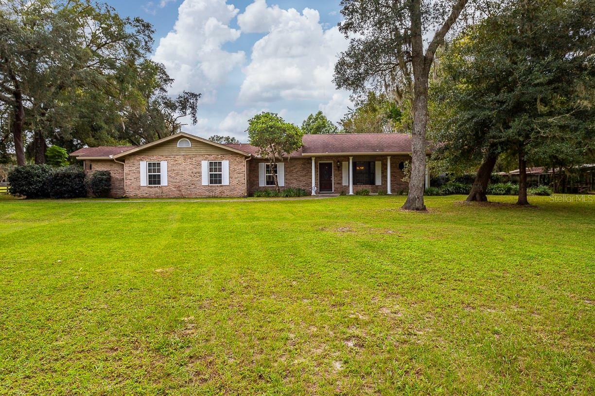 Property Photo:  1444 Manor Way  FL 32720 