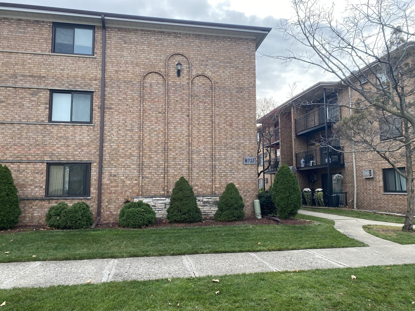 Property Photo: 8731 W Summerdale Avenue 3A IL 60656