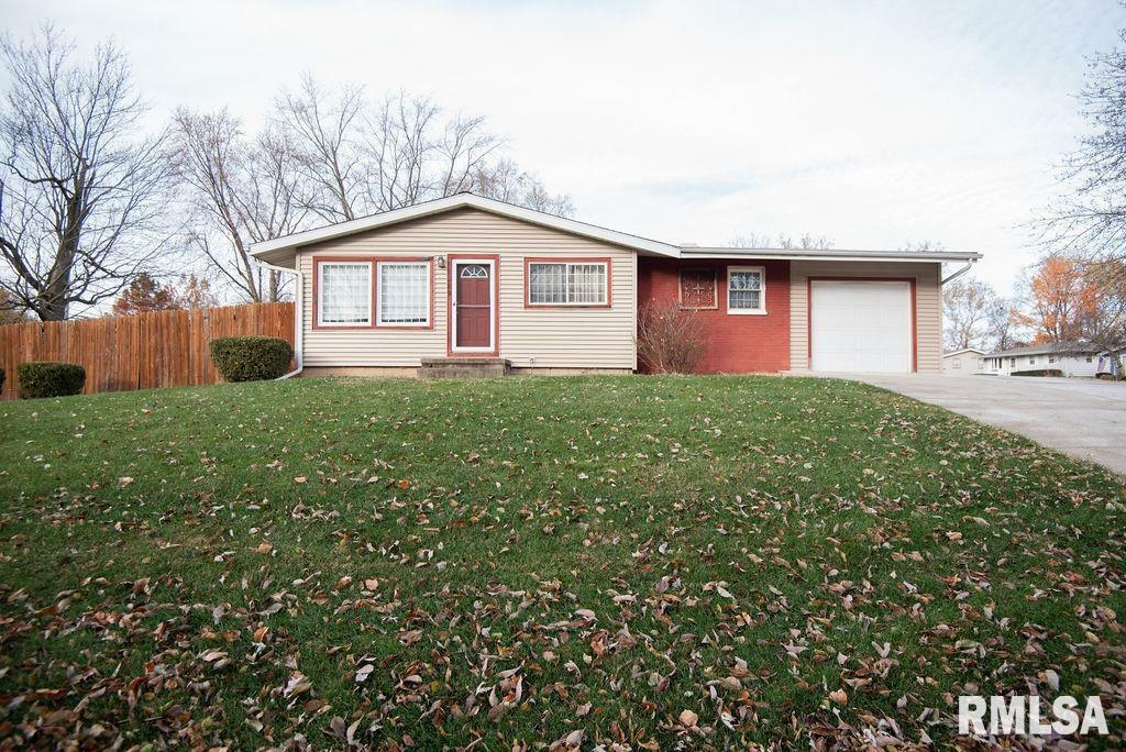 Property Photo: 1829 W Austin Drive IL 61614
