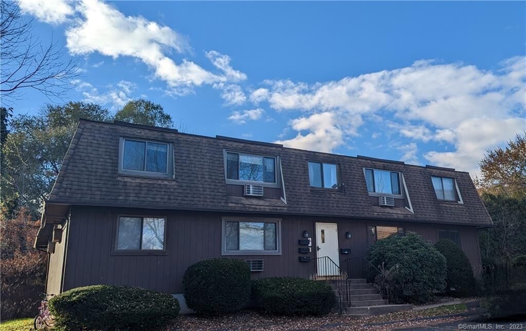 Property Photo:  11 Westgate Street B  CT 06110 