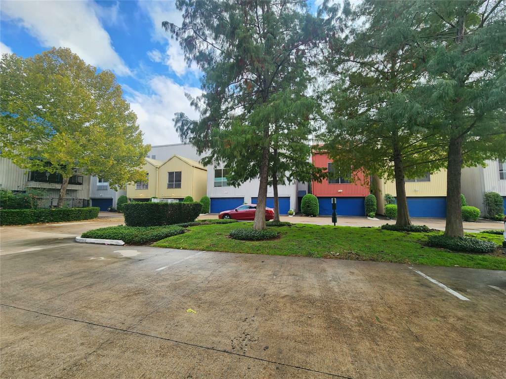 Property Photo:  648 Lester Street  TX 77007 