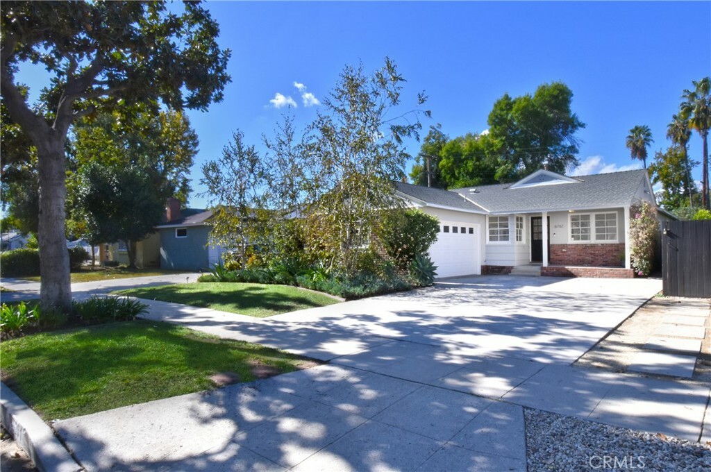 Property Photo:  6161 Costello Avenue  CA 91401 