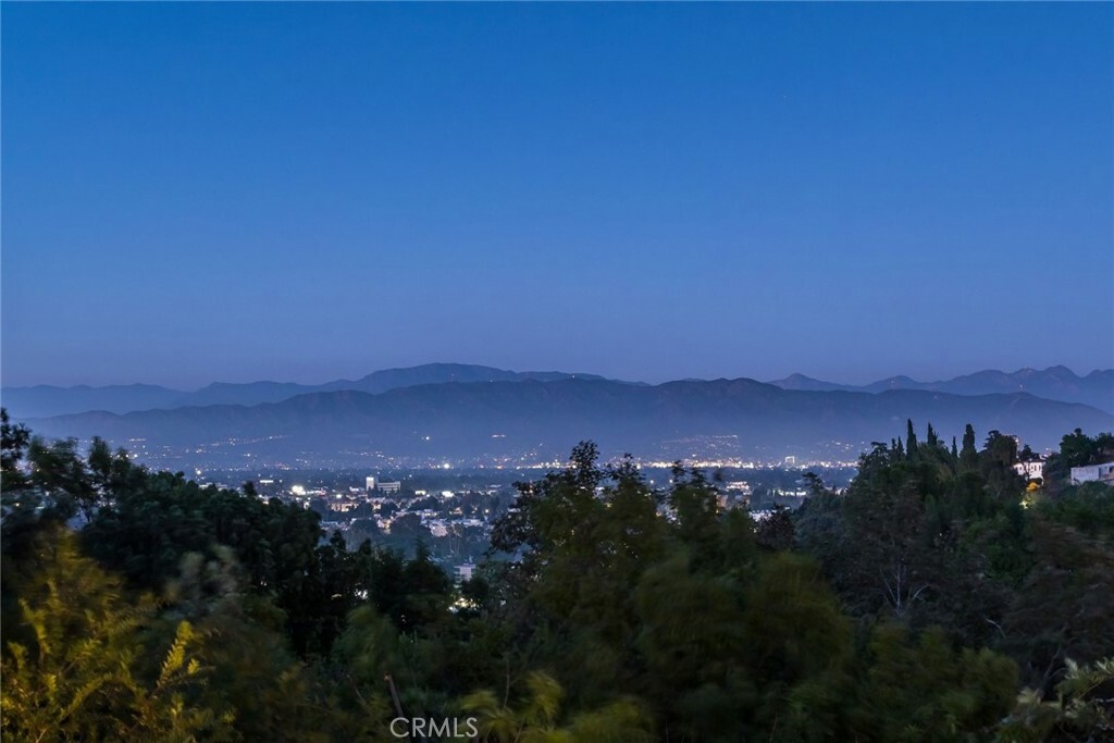 Property Photo:  11489 Laurelcrest Drive  CA 91604 