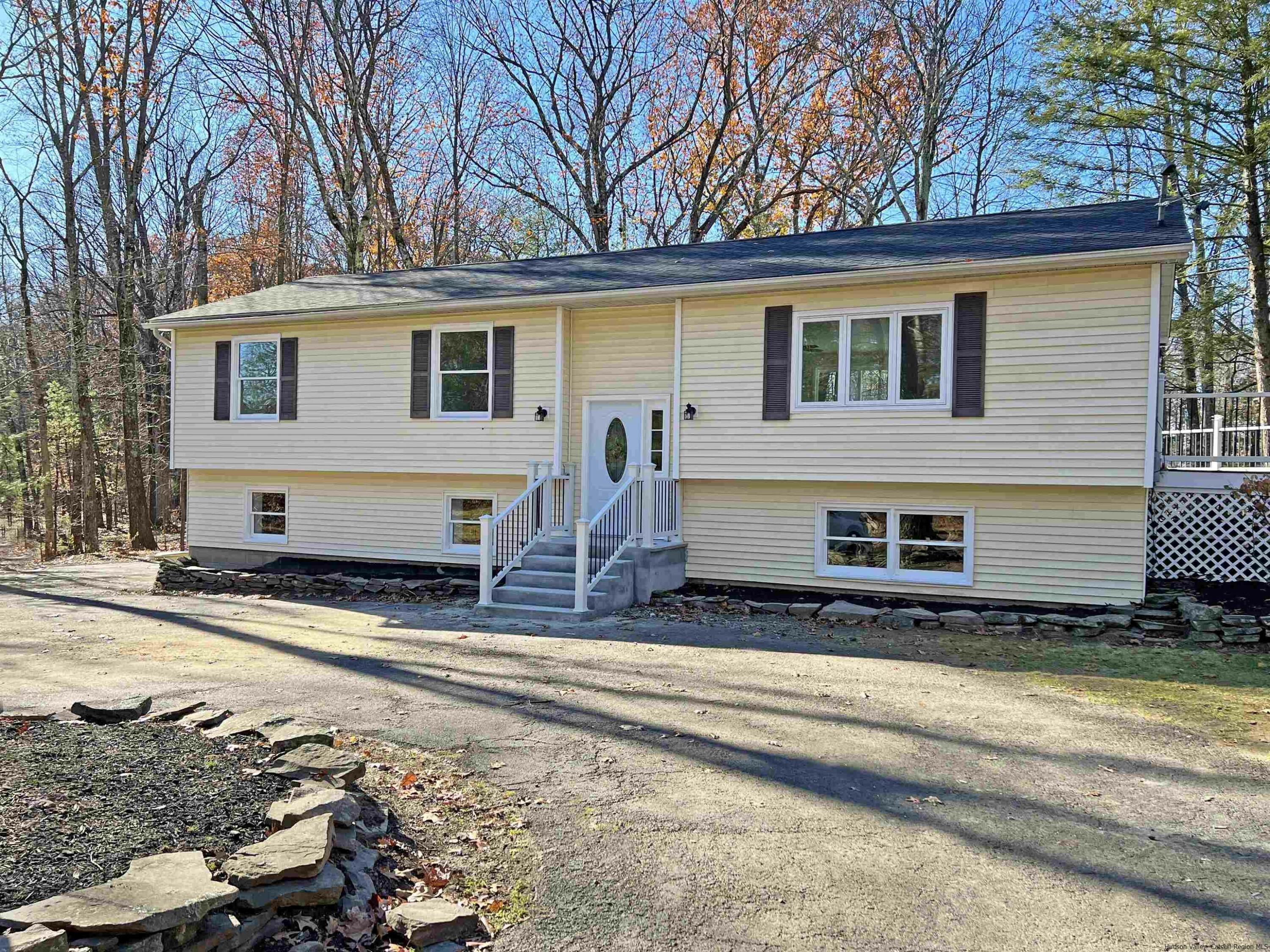 Property Photo:  82 Glenerie  NY 12477 