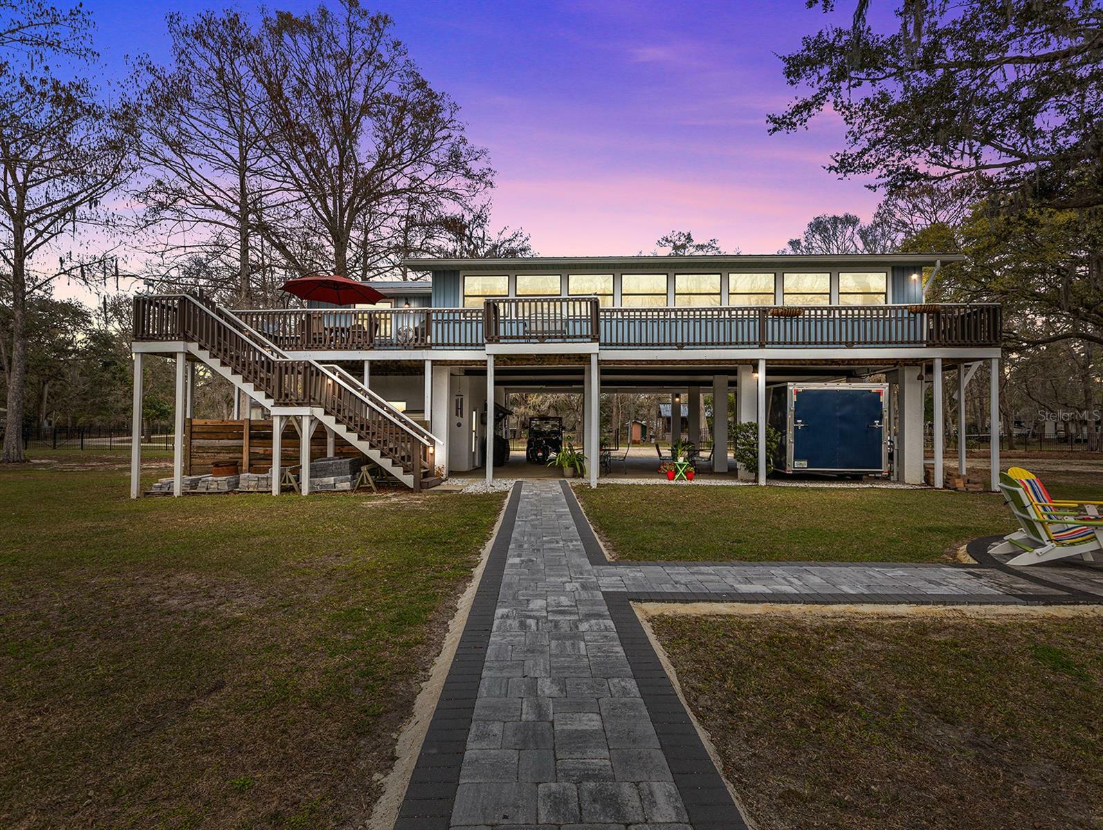 Property Photo: 230 SE 139th Avenue FL 32680
