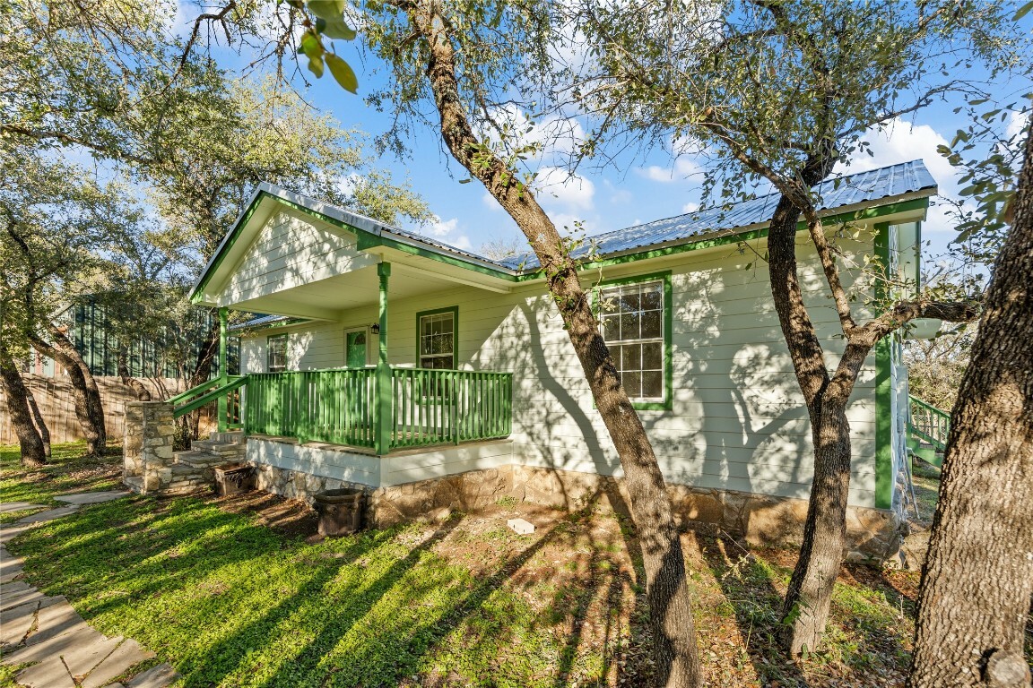 Property Photo:  713 Jim Bowie Drive  TX 78669 