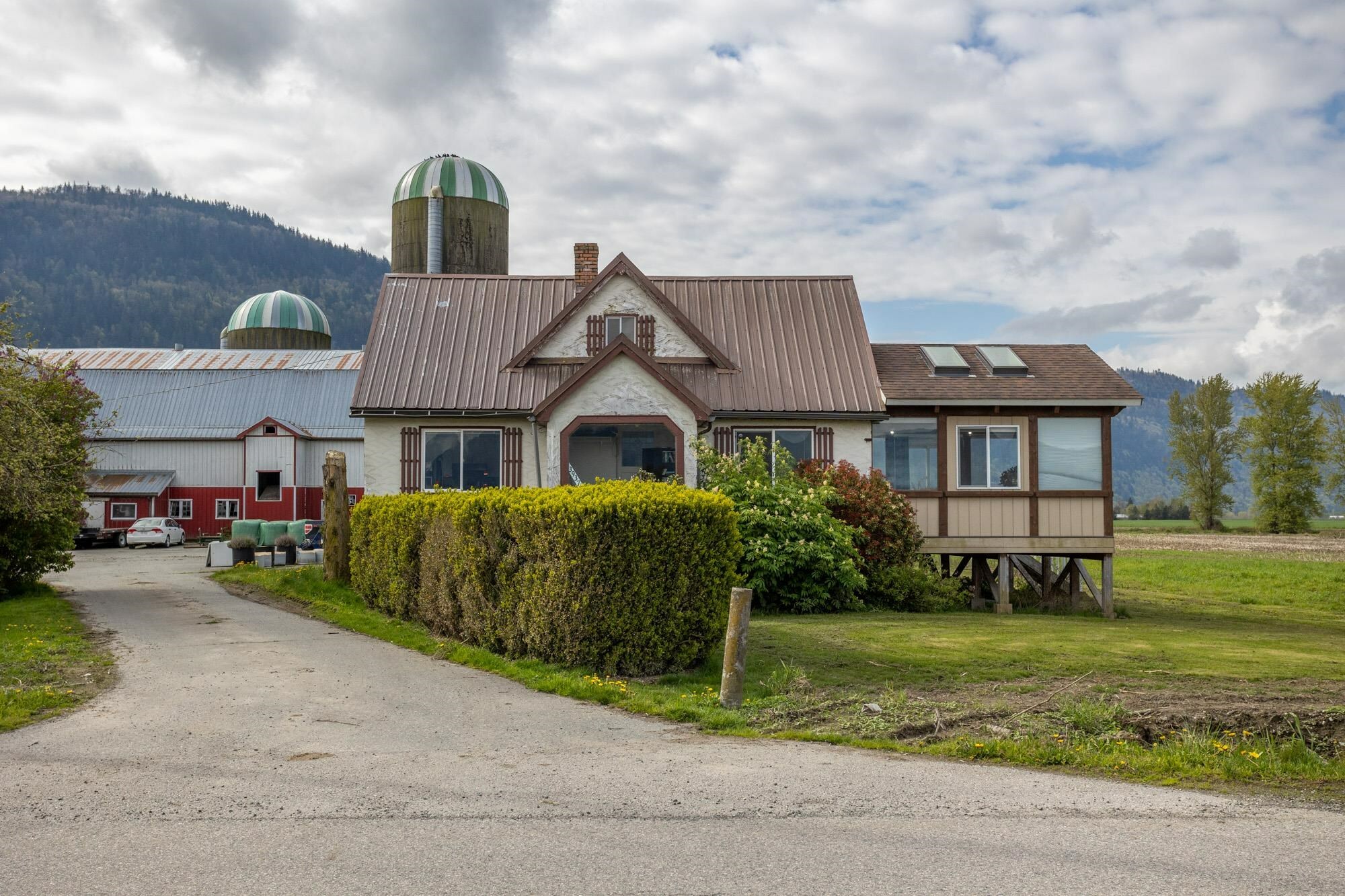 Property Photo: 39464 Wells Line Road BC V3G 2A3