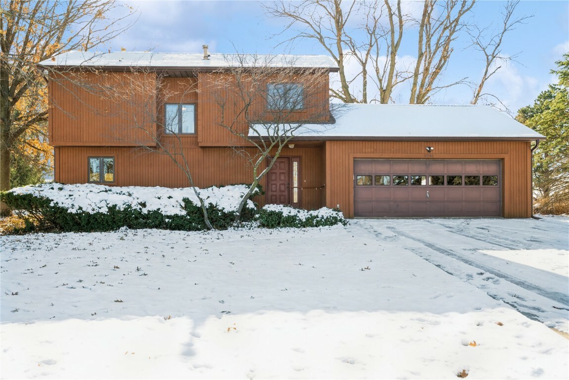 Property Photo: 5791 Michael Drive NE IA 52411