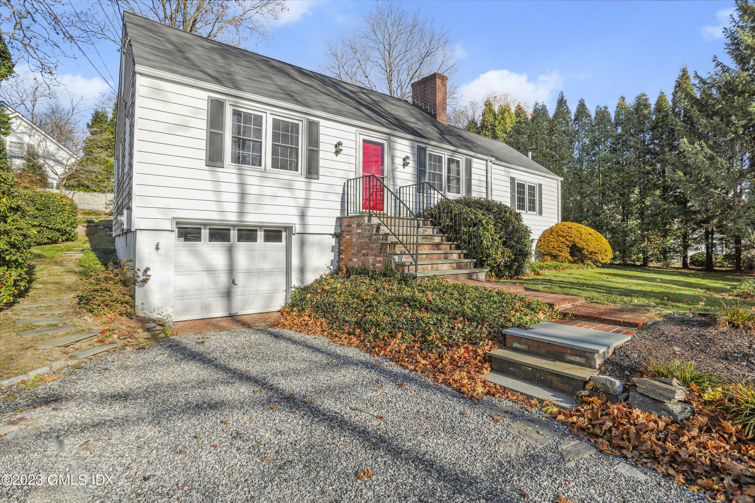 Property Photo:  24 Forest Avenue  CT 06870 