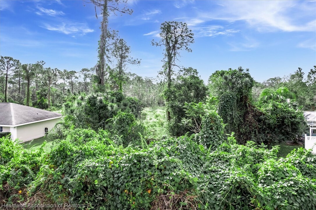 Property Photo:  225 Howey Road  FL 33870 