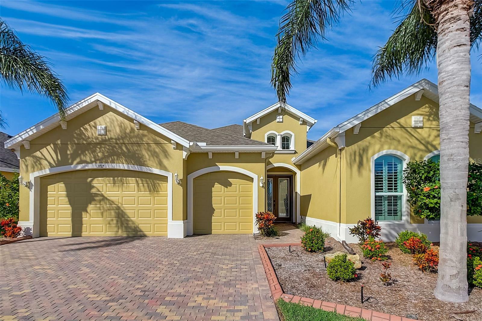 Property Photo:  1717 Pacific Dunes Drive  FL 33573 