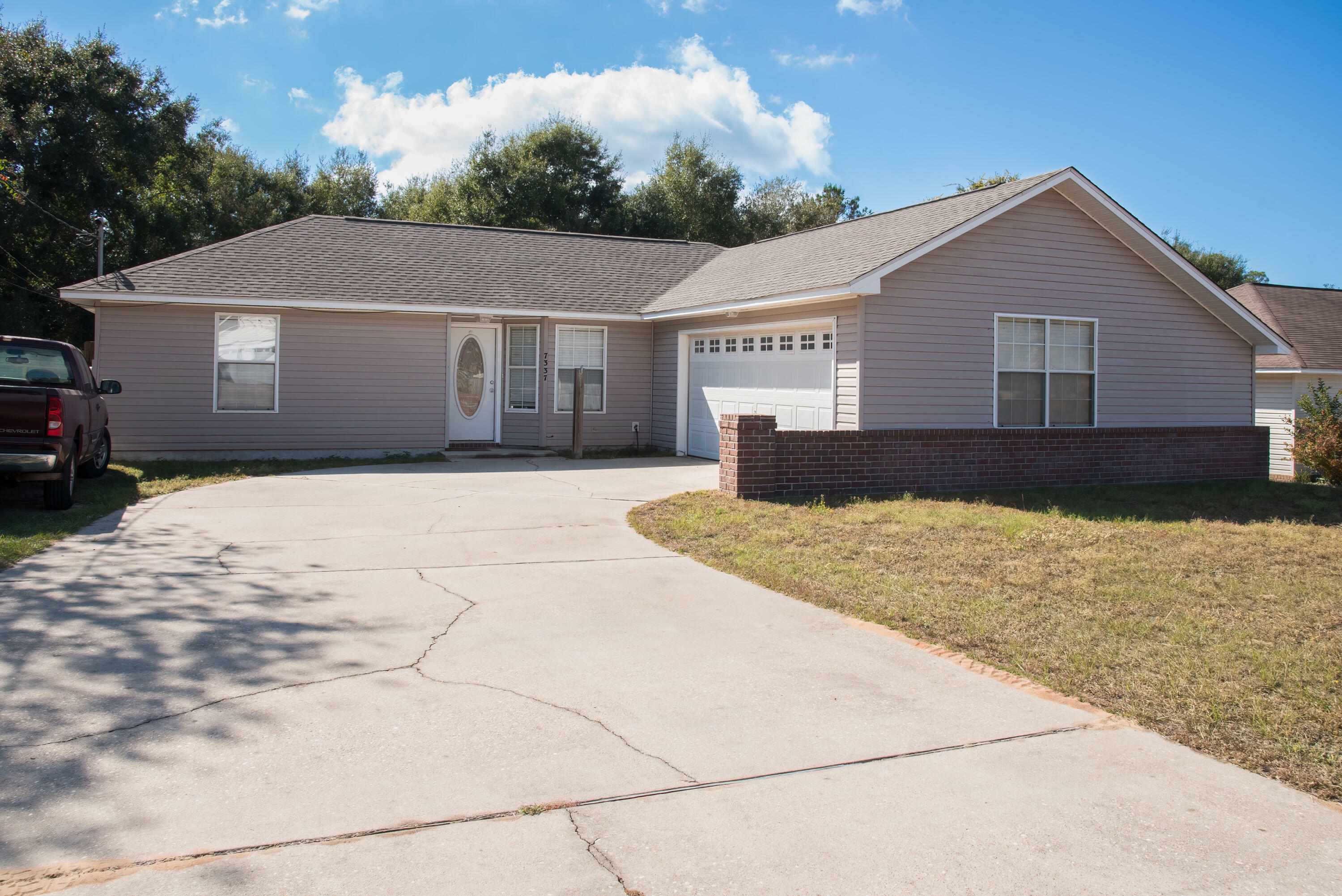 Property Photo: 7337 Westminster Drive FL 32566