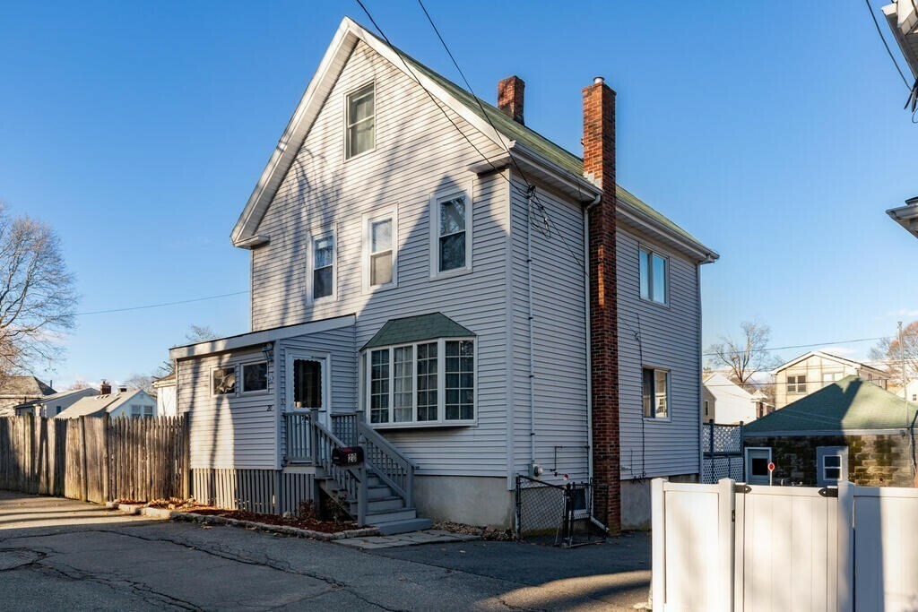Property Photo:  20 Oakland Road  MA 02148 