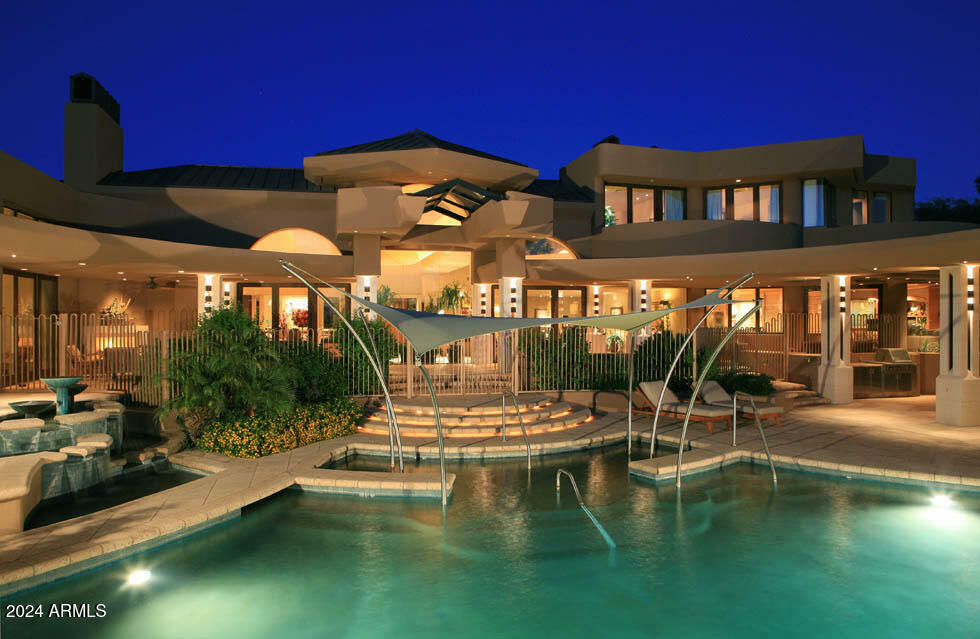 Property Photo: 15 Biltmore Estates Drive AZ 85016