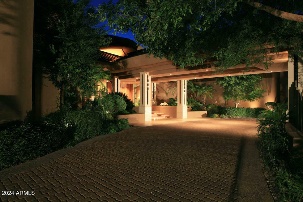Property Photo: 15 Biltmore Estates Drive AZ 85016
