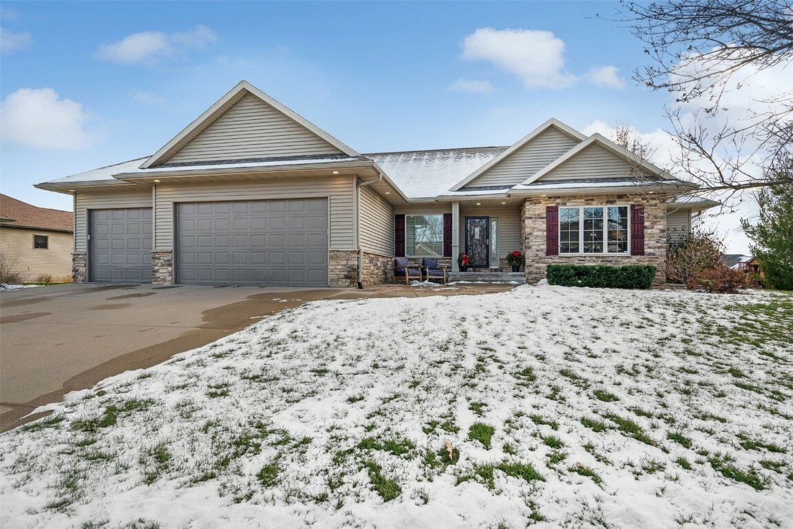 Property Photo: 478 Wanatee Creek Circle IA 52302