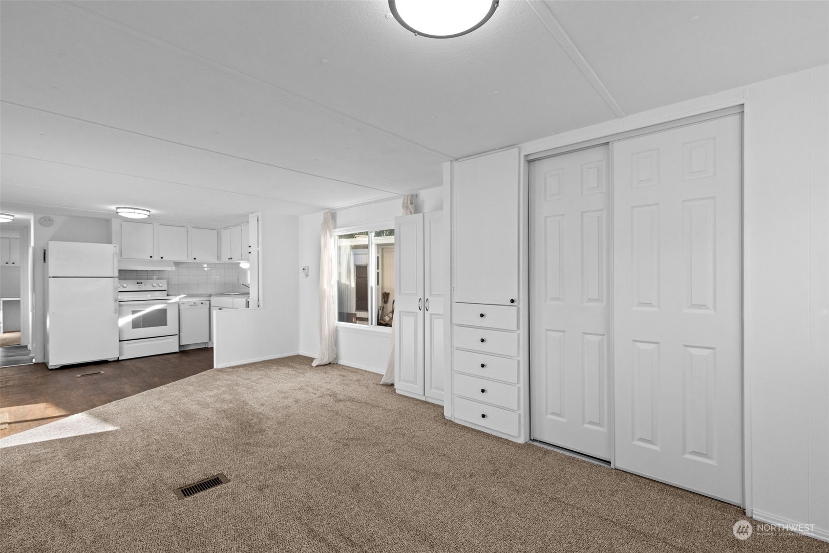 Property Photo: 7301 NE 175th Street 207 WA 98028
