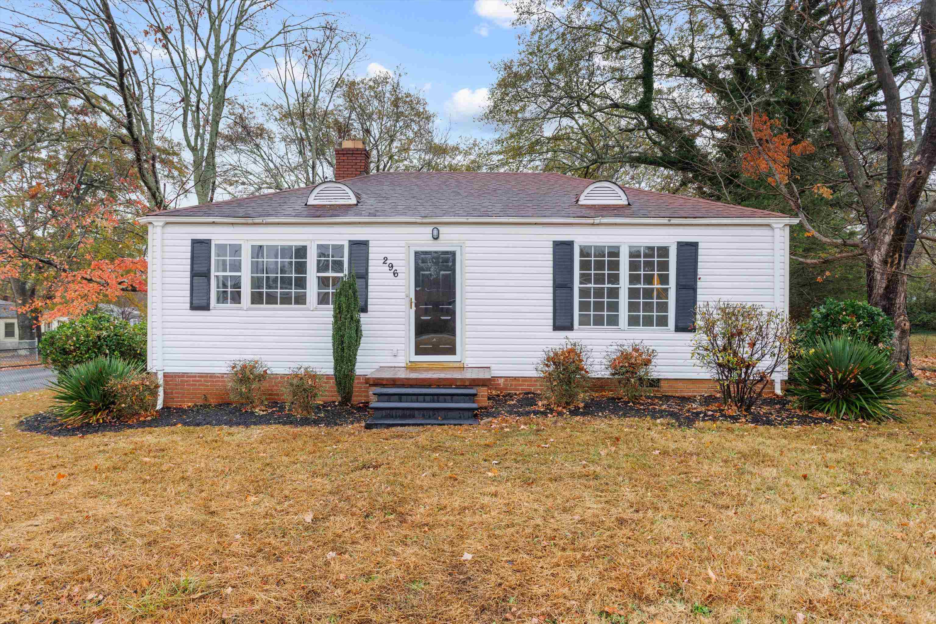Property Photo: 296 Crescent Avenue SC 29306