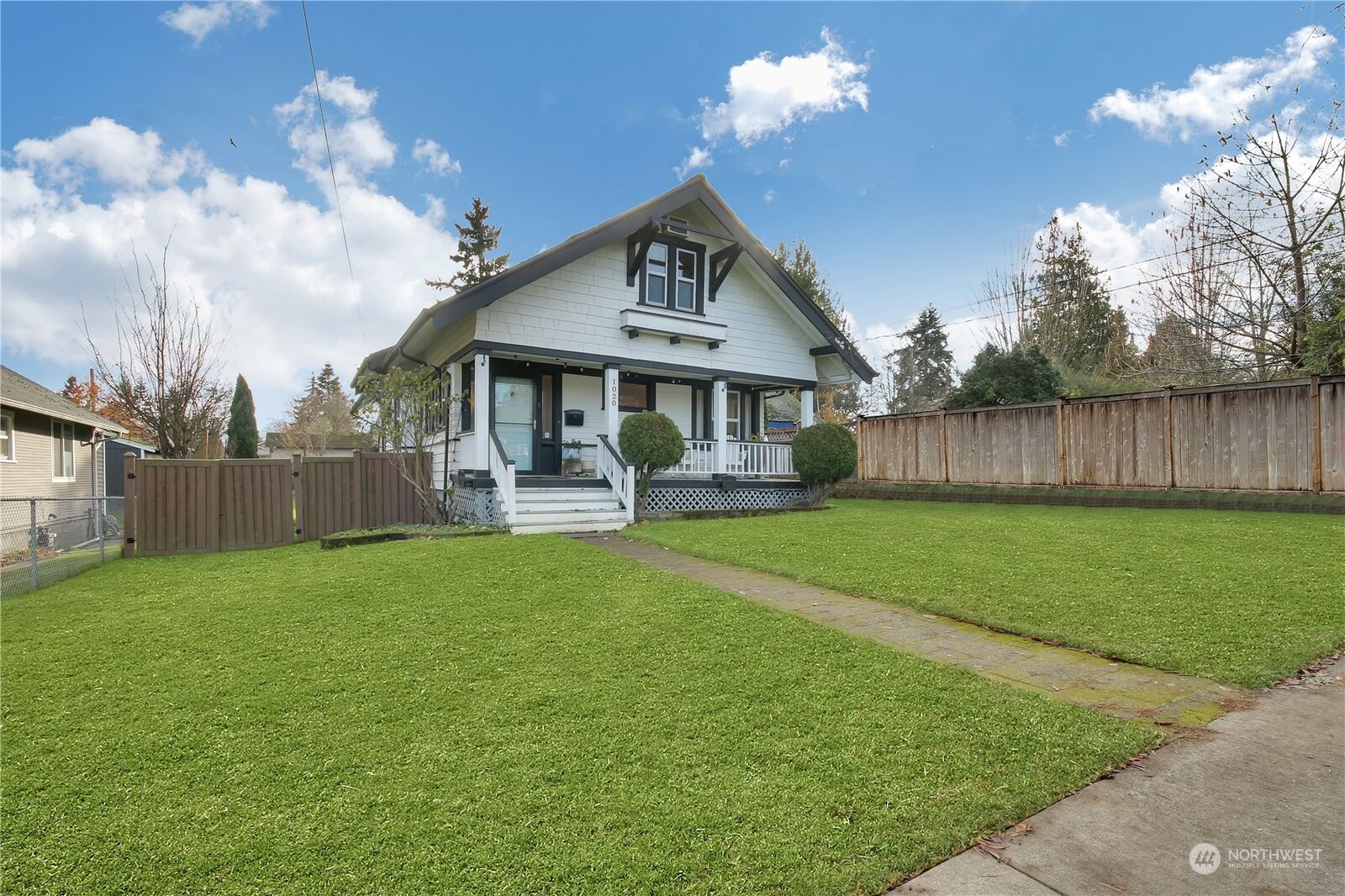 Property Photo:  1020 S 40th Street  WA 98418 