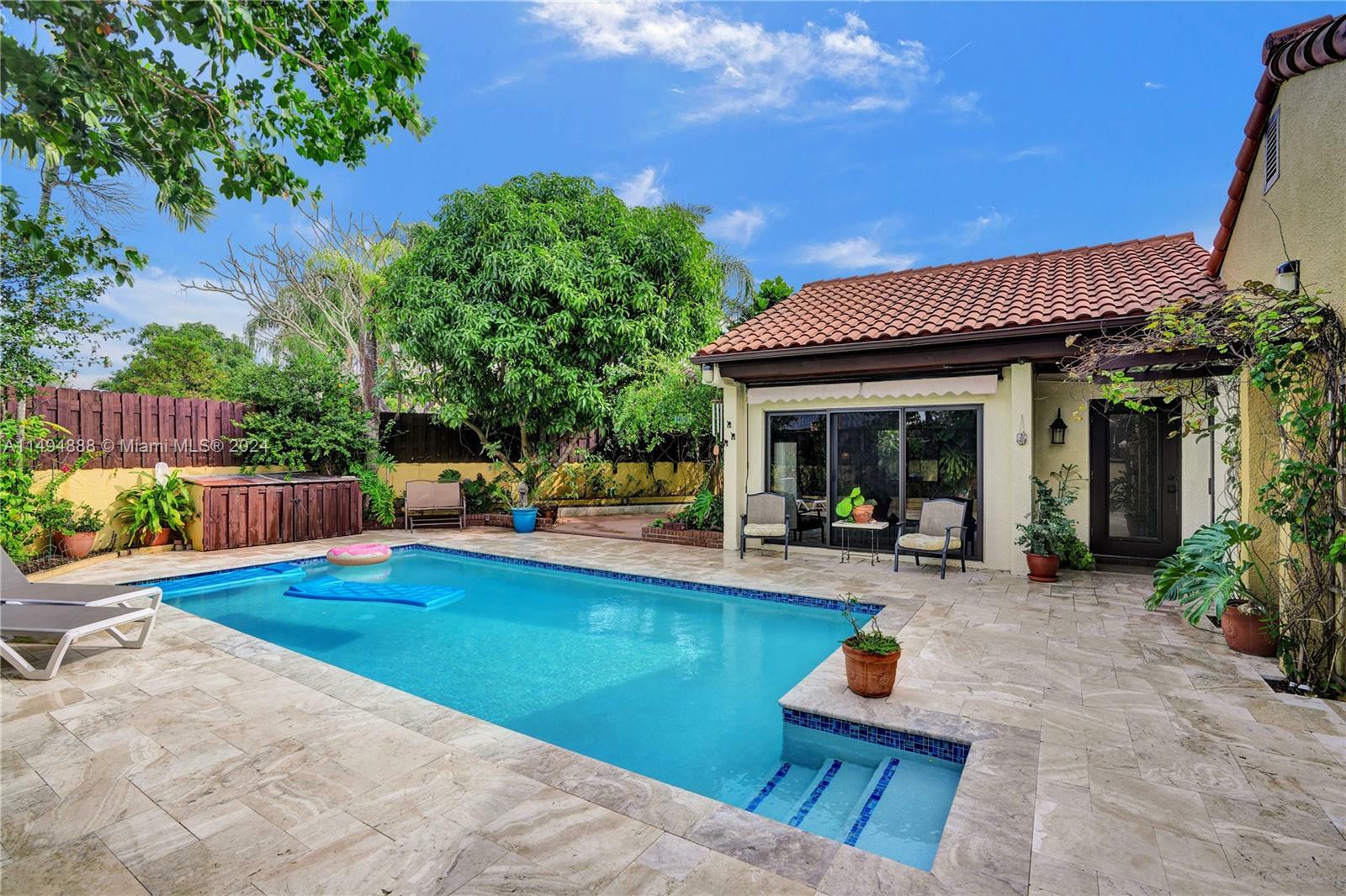 Property Photo: 1000 NE 203rd Ter FL 33179
