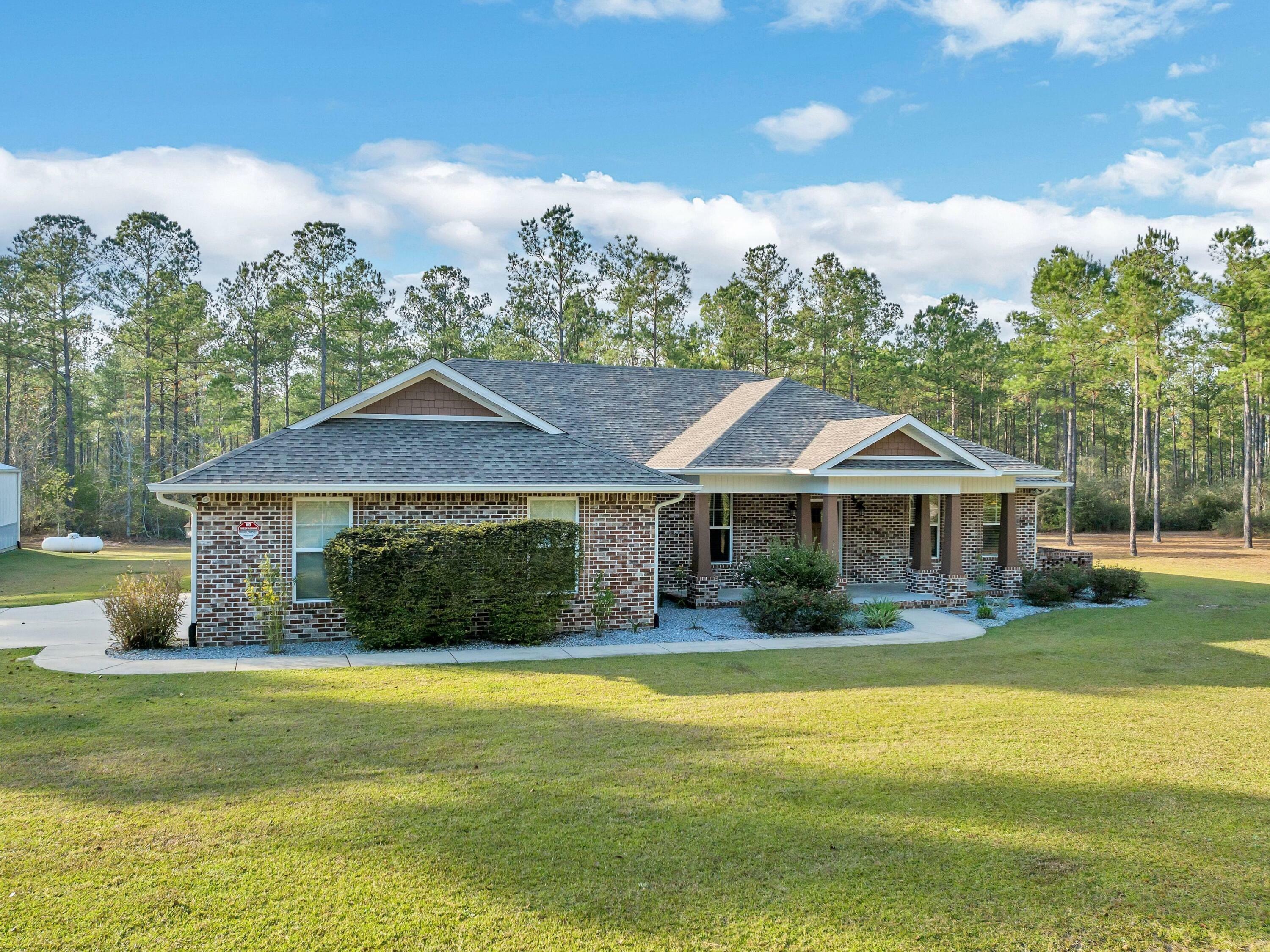 Property Photo: 2272 Buffalo Creek Drive FL 32571